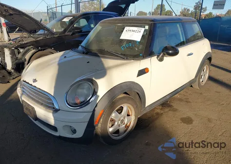 2010 Mini Cooper z USA, uszkodzony, nr VIN WMWMF3C50ATZ66659